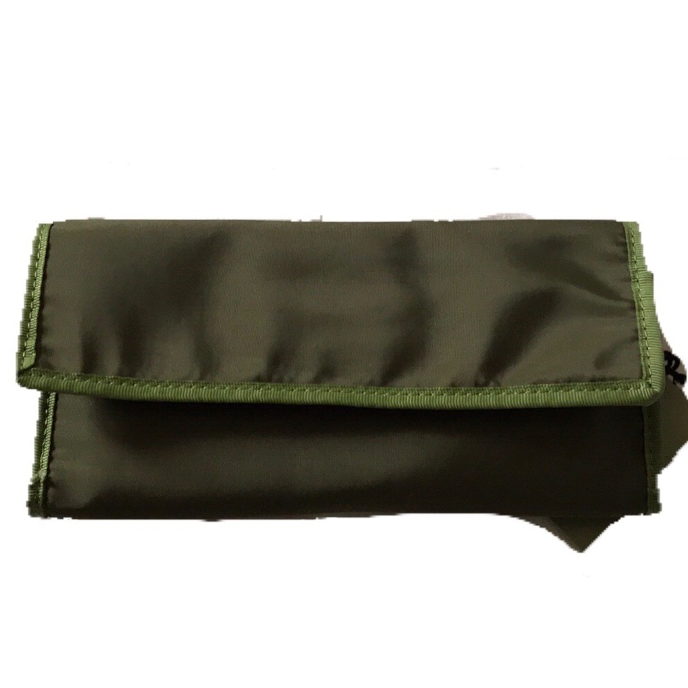 Goodfellow & Co Green Envelope Trifold Wallet